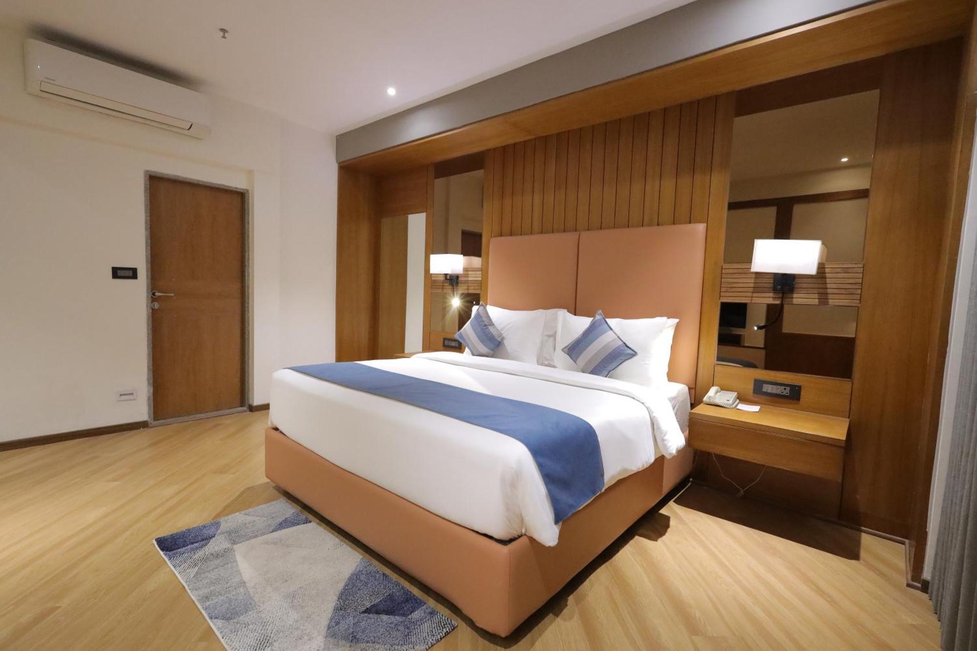 Ramada Encore By Wyndham Viramgam Exterior photo